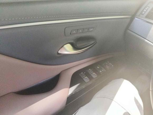 [南京·苏A] 二手雷克萨斯雷克萨斯ES2023款 200 豪华版