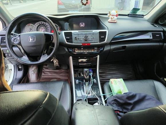 [佛山·粤X] 二手本田雅阁2016款 2.0L 精英版