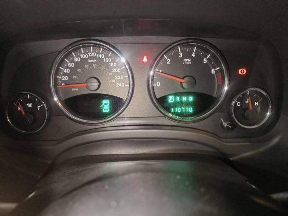 [上海·苏M] 二手Jeep指南者2013款 2.0L 两驱豪华版