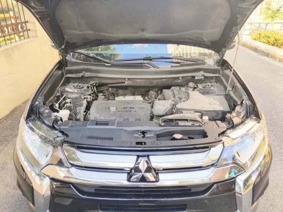 [上海·沪B] 二手三菱欧蓝德2016款 2.4L 四驱精英版 5座