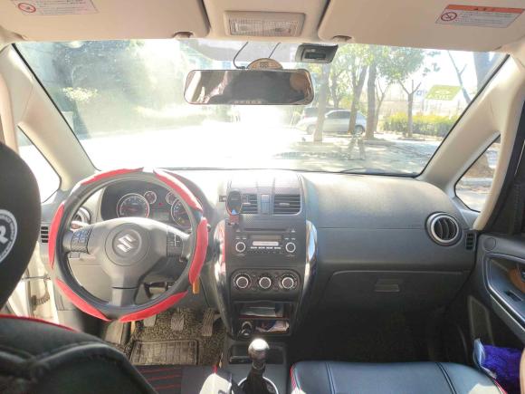 [南京·苏L] 二手铃木天语 SX42013款 1.6L 手动酷锐型