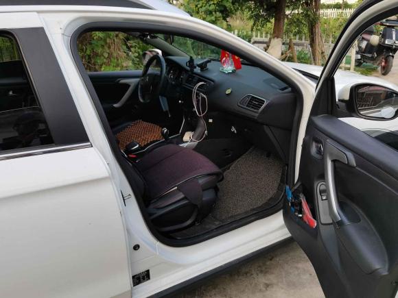 [上海·沪C] 二手雪铁龙雪铁龙C3-XR2015款 1.6L 手动先锋型