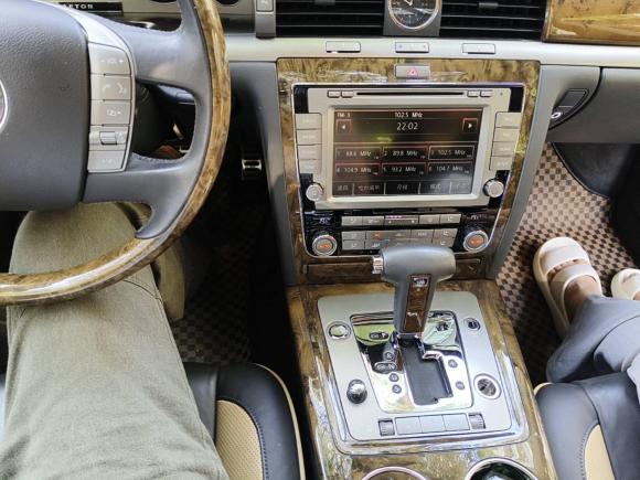 [深圳·粤B] 二手大众辉腾2011款 3.6L V6 4座加长Individual版