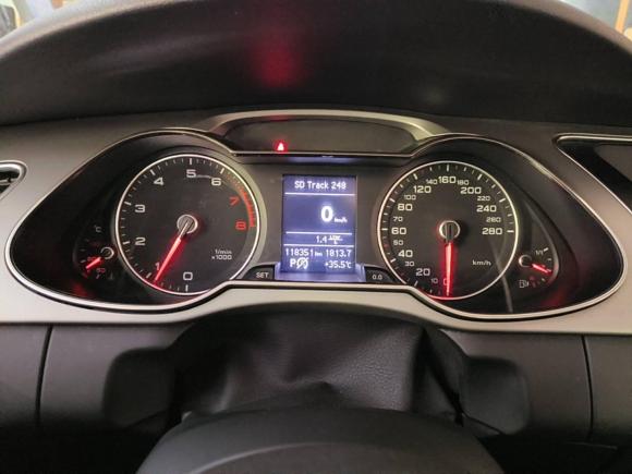 [武汉·鄂H] 二手奥迪奥迪A4L2016款 35 TFSI 典藏版 自动标准型