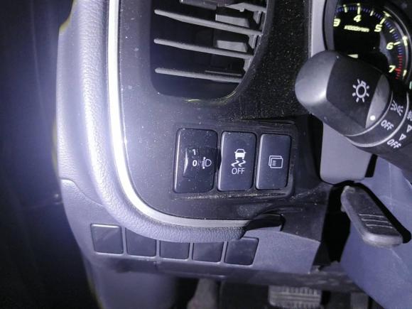 [深圳·粤L] 二手三菱欧蓝德2021款 2.0L 两驱畅享版 5座