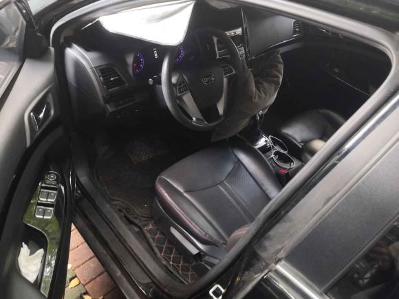 [武汉·鄂A] 二手比亚迪比亚迪e52016款 300 豪华型