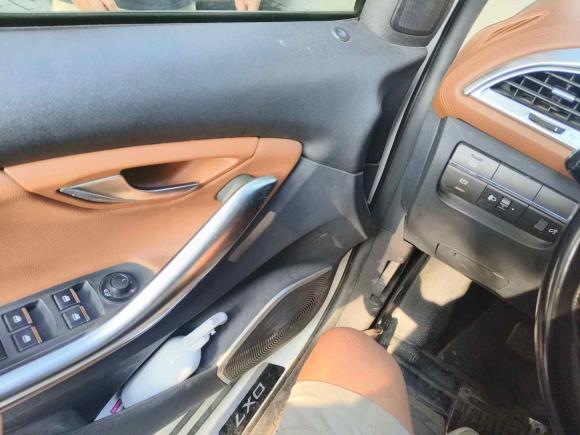 [上海·苏A] 二手东南东南DX72015款 1.5T 自动尊贵型