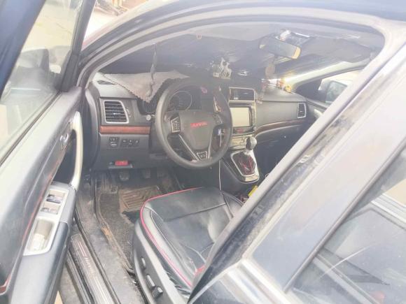 [义乌·赣L] 二手哈弗哈弗H62014款 运动版 1.5T 手动两驱精英型