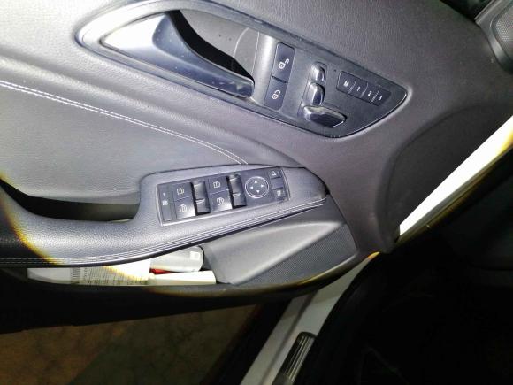 [佛山·粤A] 二手奔驰奔驰GLA2018款 GLA 200 动感型