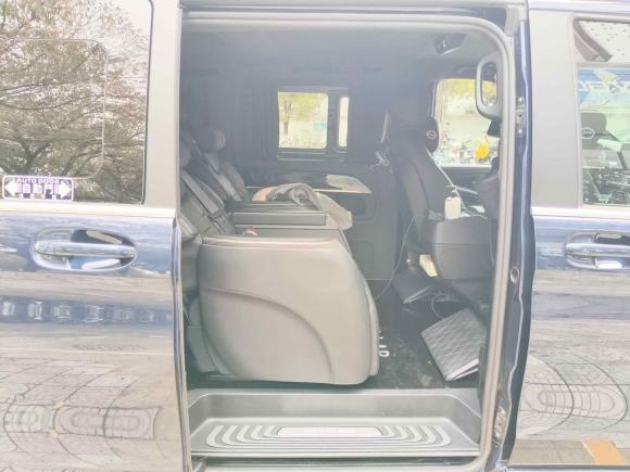 [上海·沪B] 二手奔驰奔驰V级2018款 V 260 L 尊贵加长版 国V