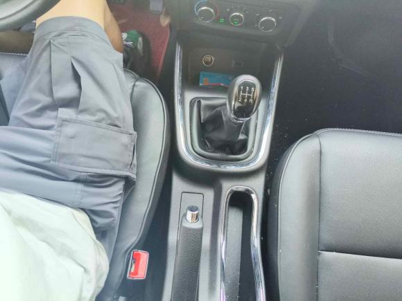 [南通·苏U] 二手金杯金海狮2022款 2.0L 客车魔术狮 9座