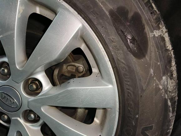 [上海·粤S] 二手起亚佳乐2007款 2.0L 7座标准版