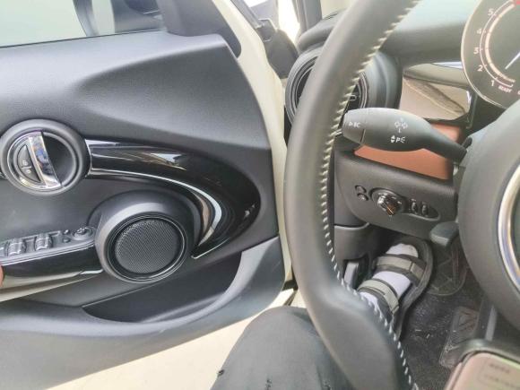 [上海·苏U] 二手MINIMINI2022款 1.5T COOPER 艺术家 五门版