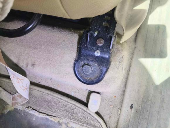 [武汉·鄂A] 二手江铃驭胜S3502011款 2.4T 两驱豪华型5座