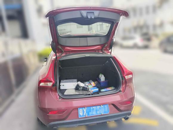 [佛山·粤X] 二手沃尔沃沃尔沃V402017款 T3 智逸版