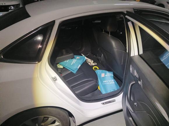 [杭州·陕A] 二手荣威荣威i62017款 20T 手动豪华版