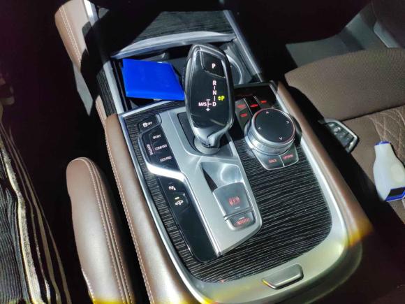 [上海·沪F] 二手宝马宝马7系2018款 740Li 领先型 M运动套装