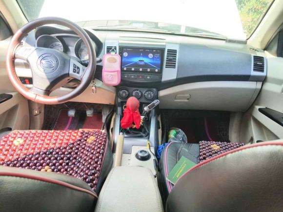 [杭州·新F] 二手陆风陆风X82011款 2.5T 柴油4X4豪华型