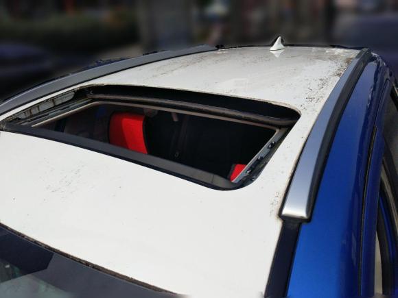 [苏州·苏E] 二手奔腾奔腾X402017款 1.6L 自动尊享型