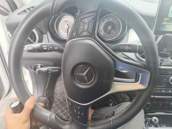 [深圳·粤B] 二手奔驰奔驰GLA2016款 GLA 220 4MATIC 时尚型