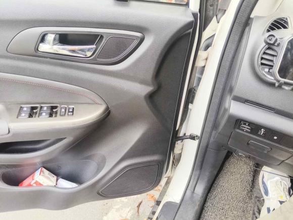 [上海·皖J] 二手长安长安CS152016款 1.5L 手动时尚版