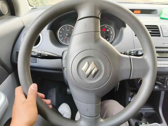 [上海·粤G] 二手铃木雨燕2013款 1.5L 手动20周年限量版