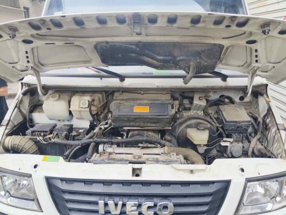 [义乌·浙G] 二手依维柯依维柯得意2020款 2.5T A35客车单胎中顶5-9座侧移门国VI