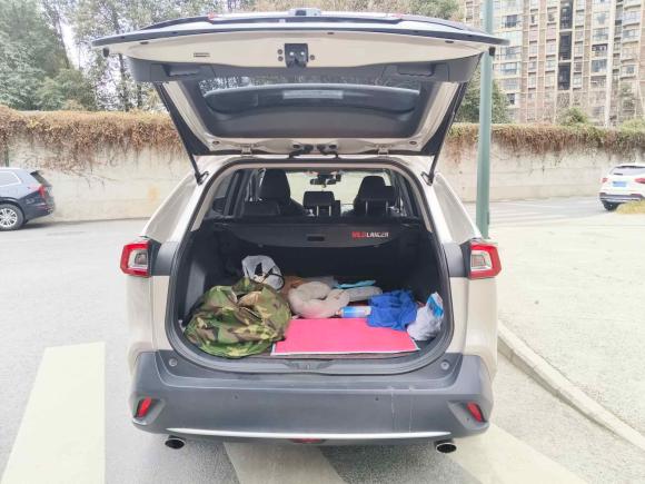 [成都·川A] 二手丰田威兰达2022款 双擎 2.5L E-CVT四驱豪华版