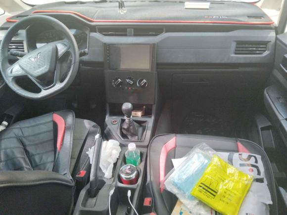 [南京·苏A] 二手五菱汽车五菱宏光PLUS2020款 1.5L 手动标准型 5座