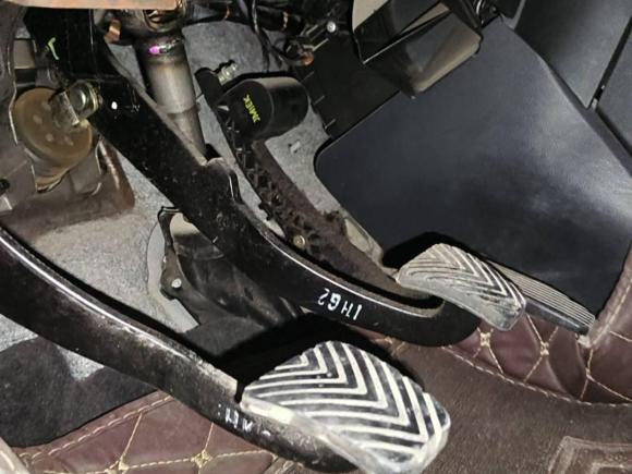 [西安·陕A] 二手起亚狮跑2013款 2.0L 手动两驱版GLS