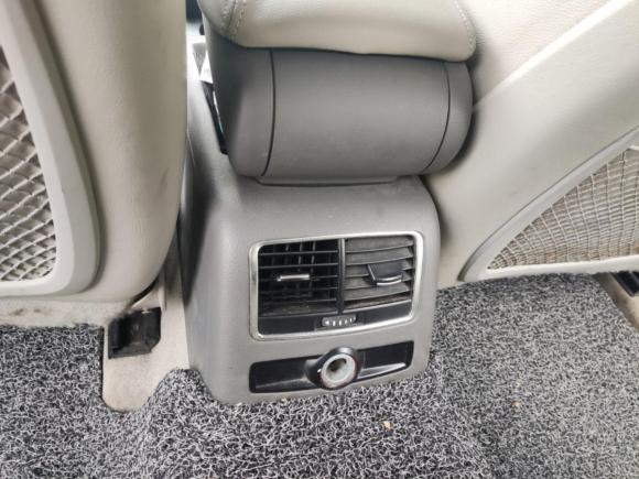 [上海·苏D] 二手奥迪奥迪A6L2011款 2.0 TFSI 自动标准型