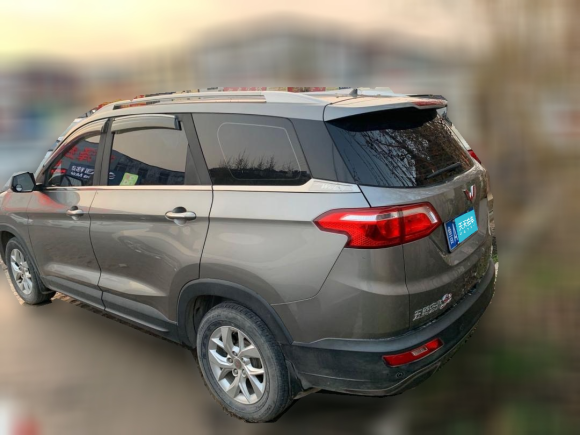 [济南·鲁A] 二手五菱汽车五菱宏光S32018款 1.5L 手动豪华型 国V