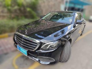 奔驰奔驰E级2019款改款E300L运动时尚型