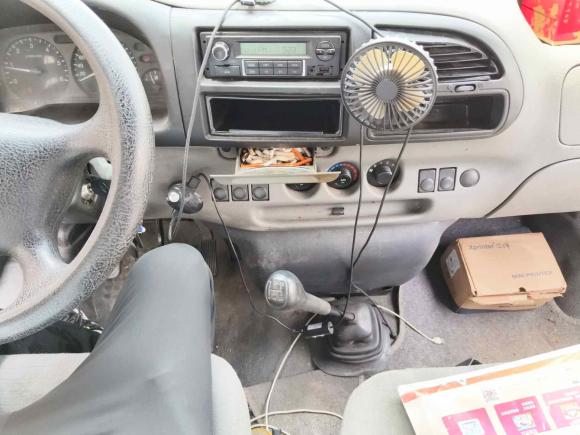 [深圳·粤N] 二手福特经典全顺2016款 2.8T柴油长轴6座中顶冰白物流车JX493ZLQ4