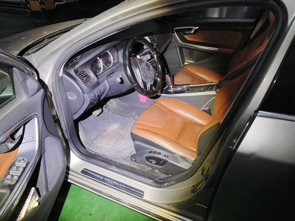 [温州·浙C] 二手沃尔沃沃尔沃S602012款 T5 舒适版