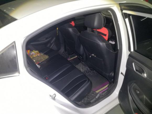 [上海·皖F] 二手荣威荣威i52020款 1.5L 自动4G互联领豪旗舰版