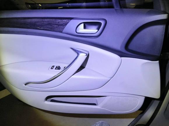 [深圳·粤B] 二手雪铁龙雪铁龙C52013款 2.0L 自动尊享型