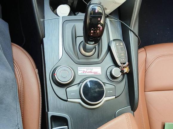 [杭州·浙A] 二手阿尔法·罗密欧Giulia朱丽叶2017款 2.0T 200HP 豪华版