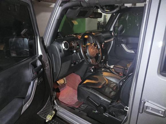 [济南·鲁A] 二手Jeep牧马人2014款 3.0L Sahara 四门版