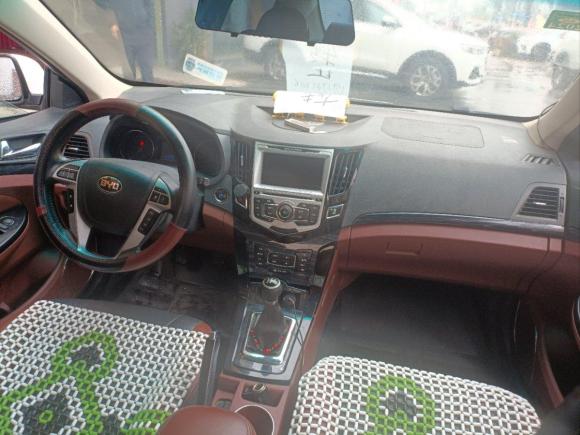 [佛山·鲁F] 二手比亚迪速锐2015款 1.5L 手动豪华型