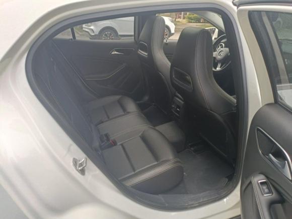 [上海·皖A] 二手奔驰奔驰GLA2016款 GLA 220 4MATIC 时尚型