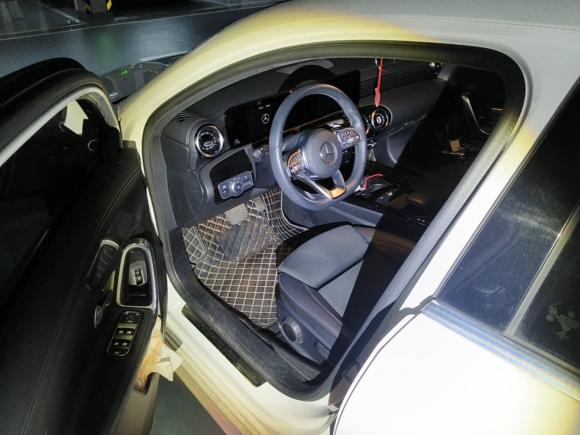 [杭州·浙A] 二手奔驰奔驰A级2019款 A 180 L 运动轿车