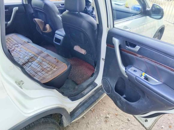 [无锡·苏B] 二手哈弗哈弗H62015款 改款 运动版 1.5T 手动两驱精英型