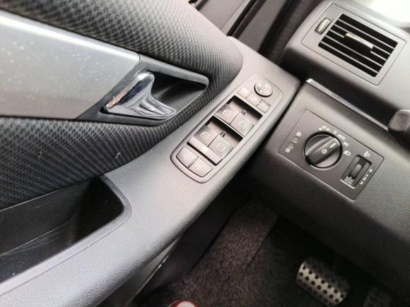 [上海·沪M] 二手奔驰奔驰B级2009款 B 200 动感型