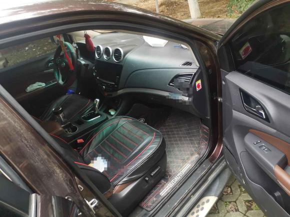 [武汉·鄂A] 二手比亚迪比亚迪S72015款 2.0T 升级版 自动尊贵型