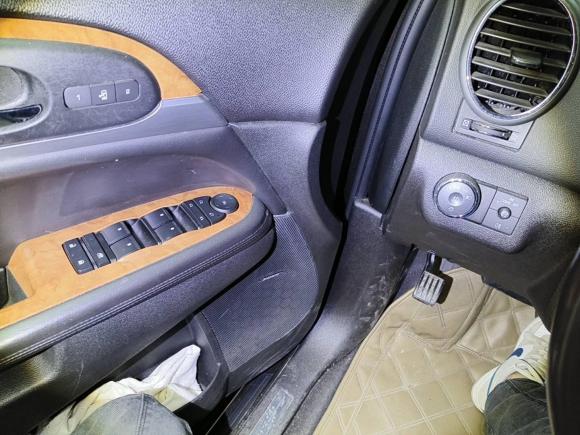 [成都·川A] 二手别克昂科雷2010款 3.6L 旗舰版