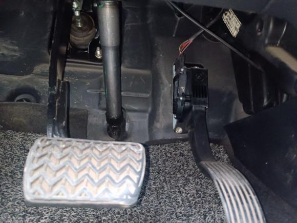 [西安·陕A] 二手江铃驭胜S3502013款 2.4T 自动四驱柴油超豪华版5座