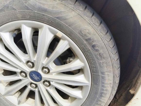 [武汉·鄂A] 二手福特福克斯2019款 两厢 EcoBoost 180 自动锋潮型