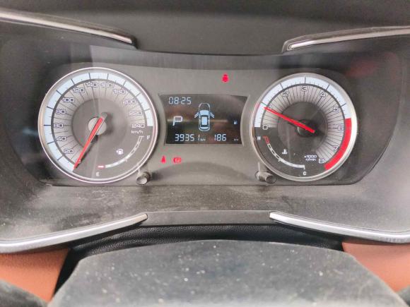 [嘉兴·赣E] 二手众泰众泰T5002018款 1.5T 自动尊享型