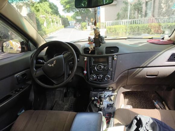 [上海·沪D] 二手五菱汽车五菱宏光2014款 1.5L S标准型